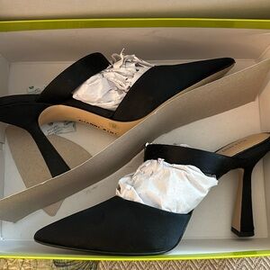 Gianni Bini Black heels with Silver buckle